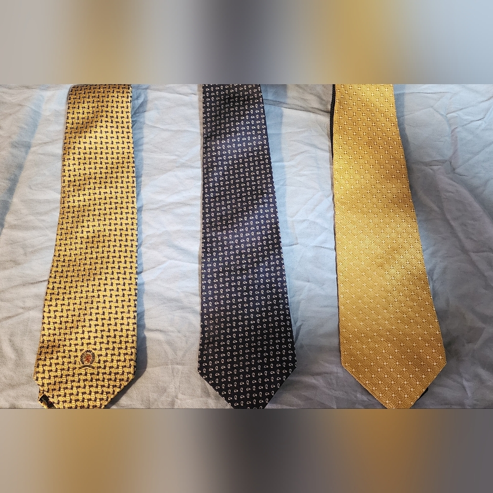 Vintage Tommy Hilfiger silk ties